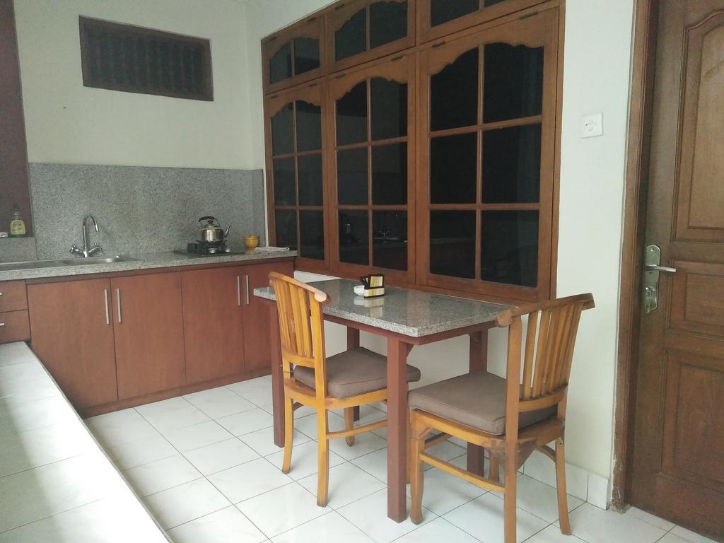 Made House Homestay And Dormitory Санур Екстер'єр фото