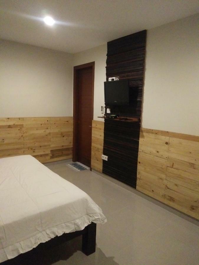 Made House Homestay And Dormitory Санур Екстер'єр фото