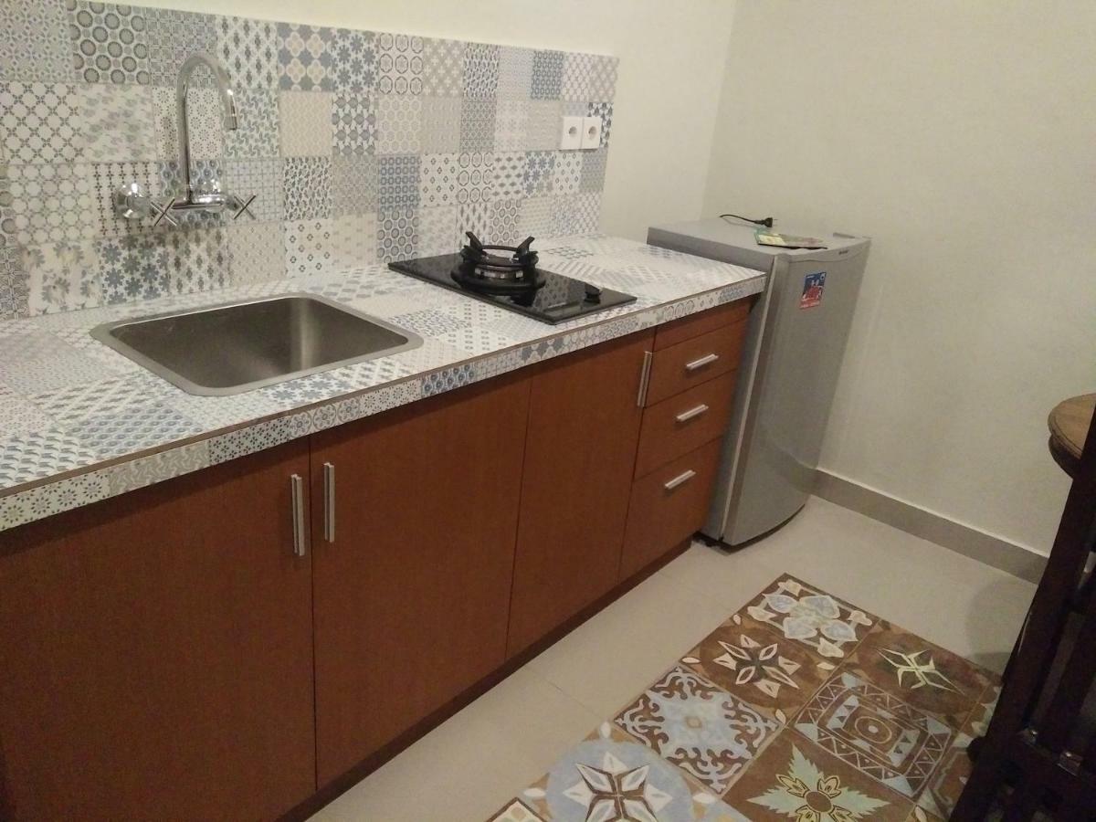 Made House Homestay And Dormitory Санур Екстер'єр фото