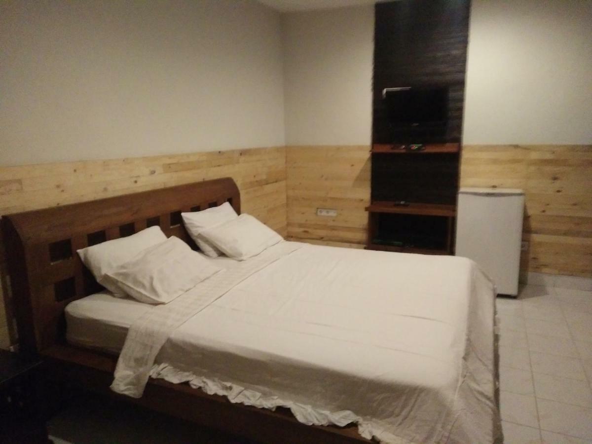 Made House Homestay And Dormitory Санур Екстер'єр фото