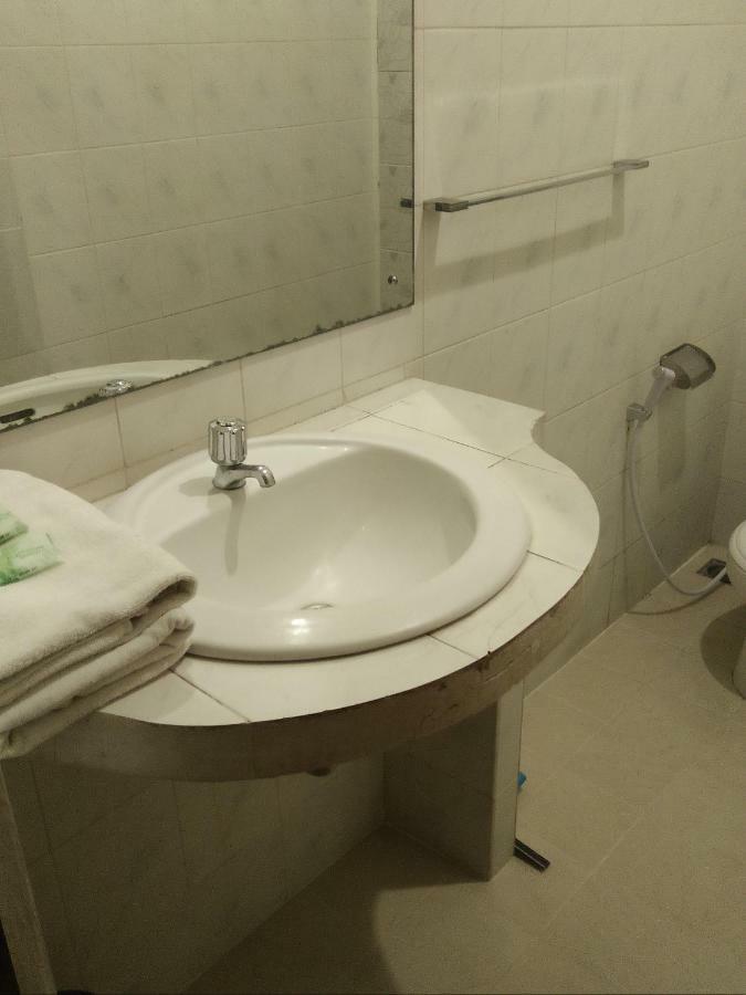 Made House Homestay And Dormitory Санур Екстер'єр фото