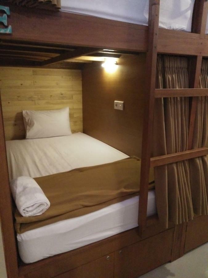 Made House Homestay And Dormitory Санур Екстер'єр фото