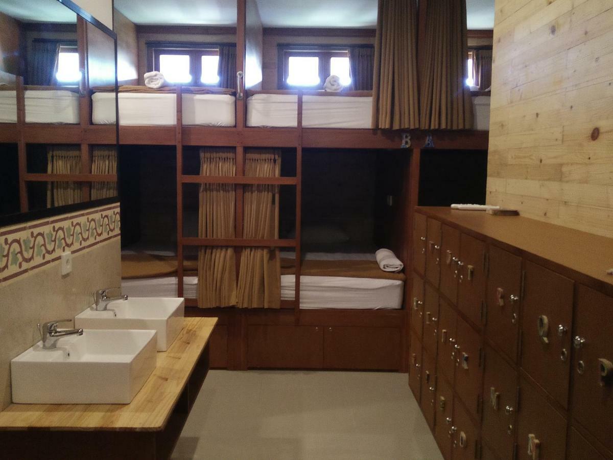 Made House Homestay And Dormitory Санур Екстер'єр фото